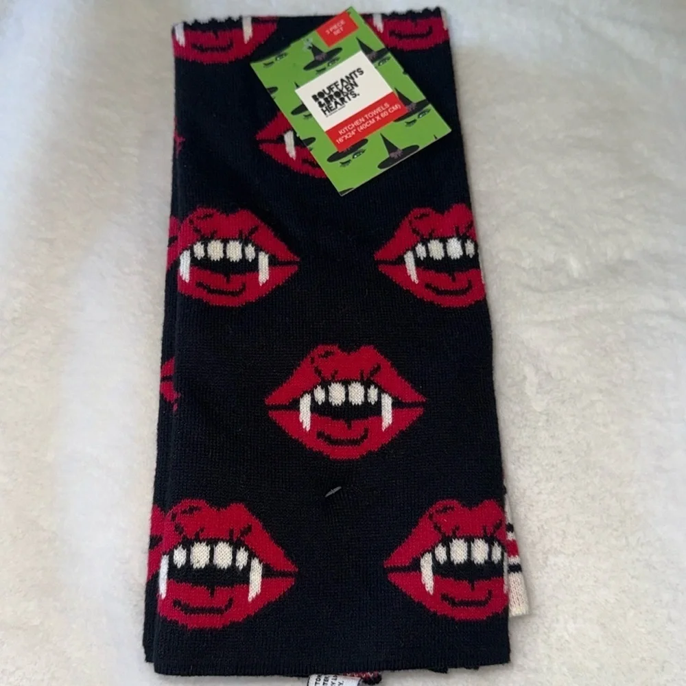 Beaufonts & broken hearts Halloween vampire teeth kitchen towel Gothic 🧛🏻♀️🫦